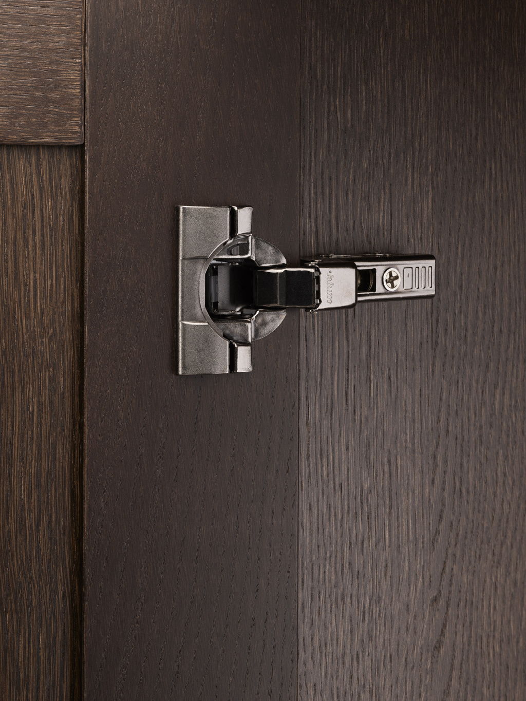 Eik skap 200 med stålunderstell, eik skap